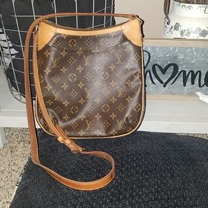 Authentic Louis Vuitton Crossbody SALE PRICE TODAY